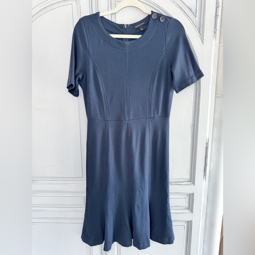 Banana Republic Women’s Classic Navy shift Dress, Sz 6